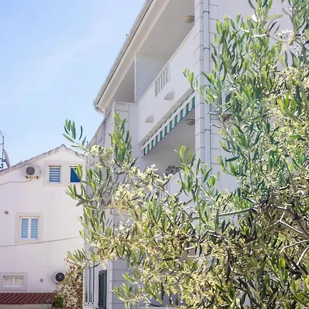 Zara - Two Bedroom With Balcony - St